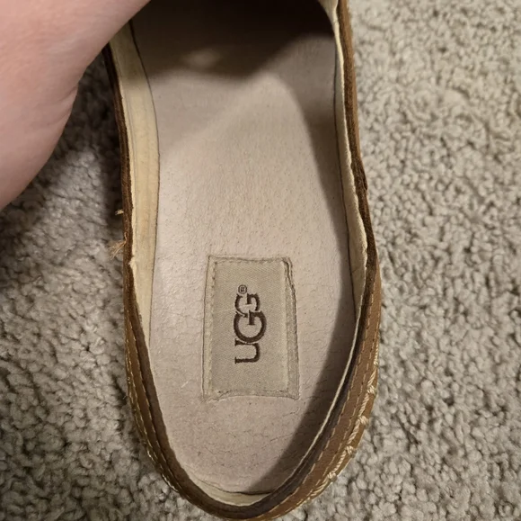 UGG Slip On Sneakers - Picture 5 of 5
